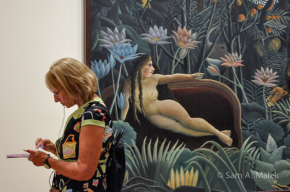 La femme dans le rousseau