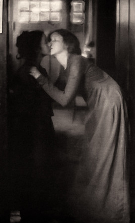 The Kiss 1905 (Clarence H. White)
