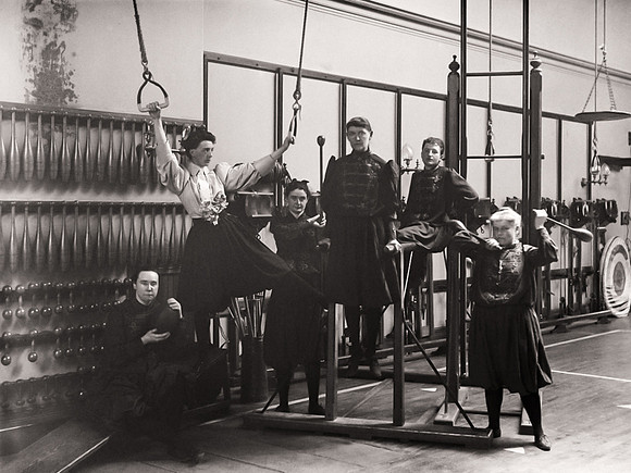 Group Apparatus 1893 (Alice Austen)